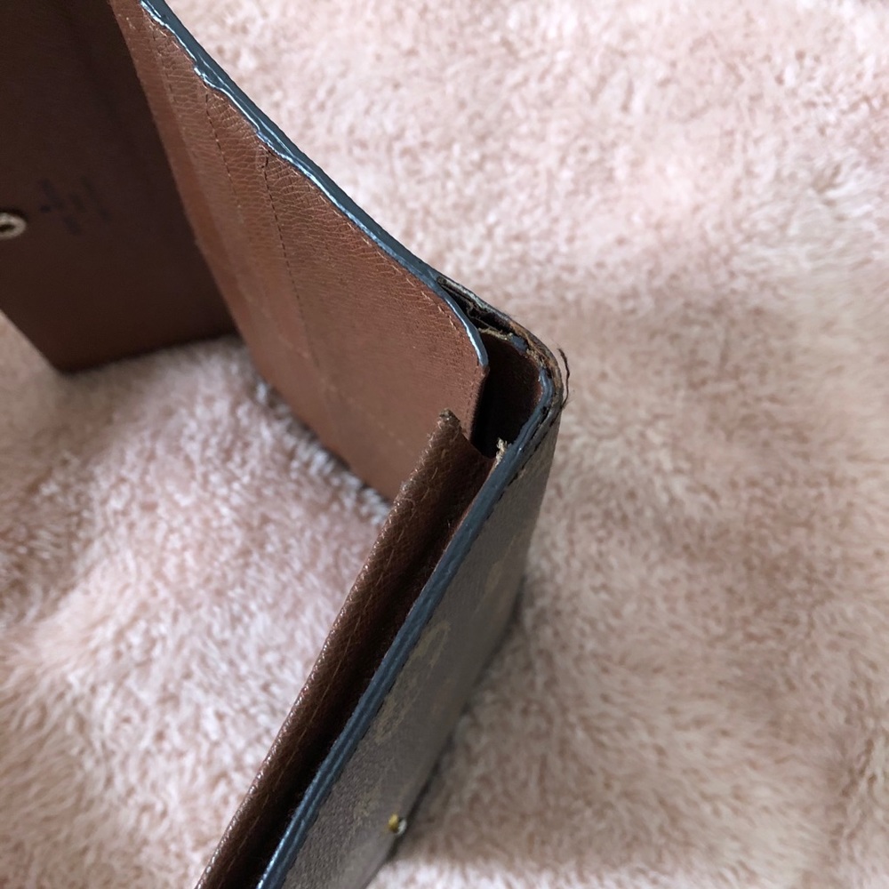 Louis Vuitton Wallet - Picture 6 of 6
